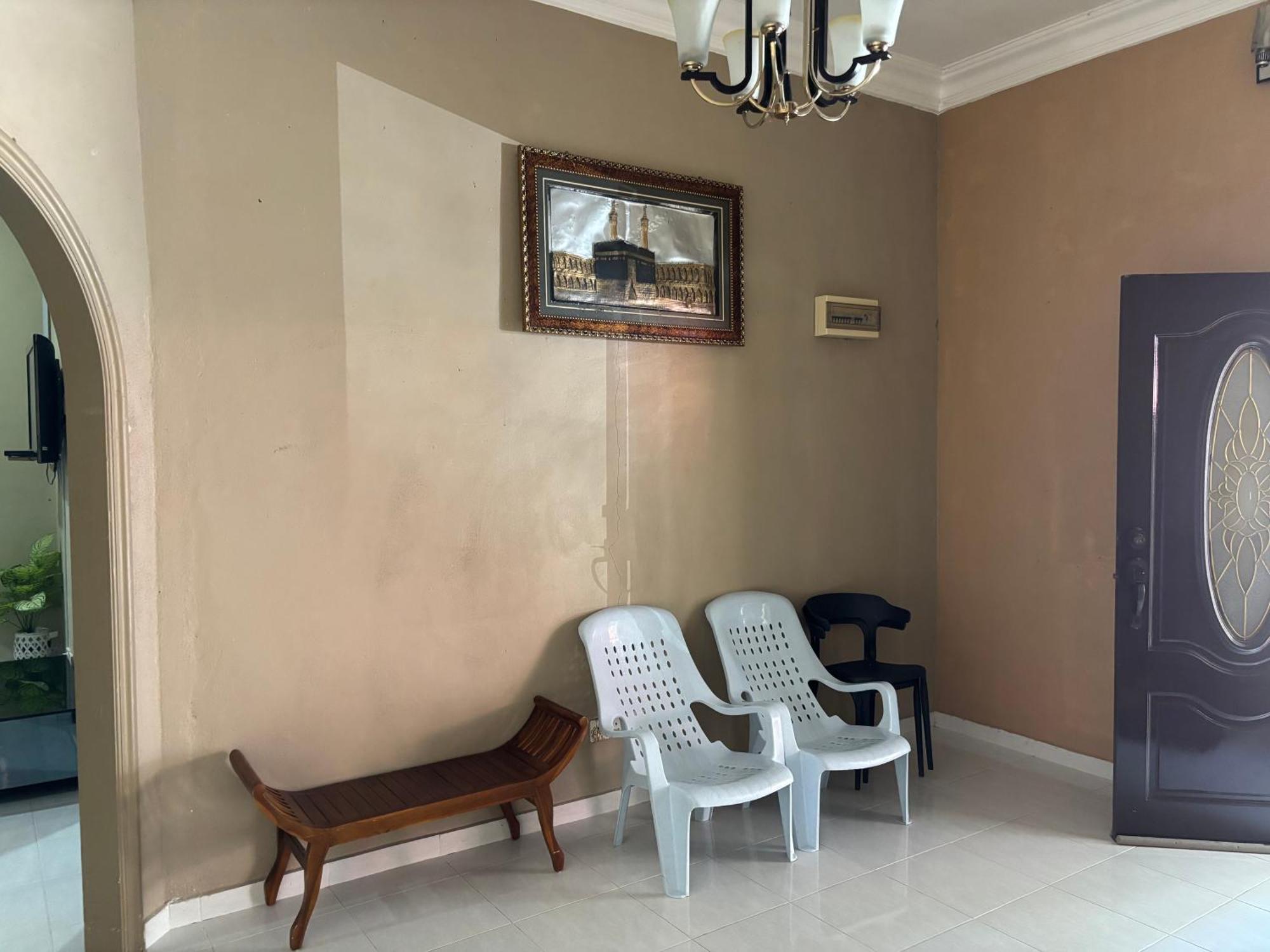 Hani Homestay *